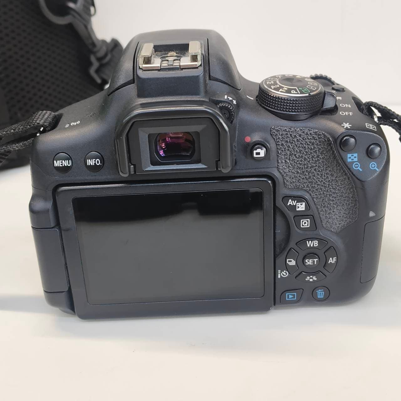 Canon EOS Kiss X8i + 18-55mm + 50mm - รูปที่ 4