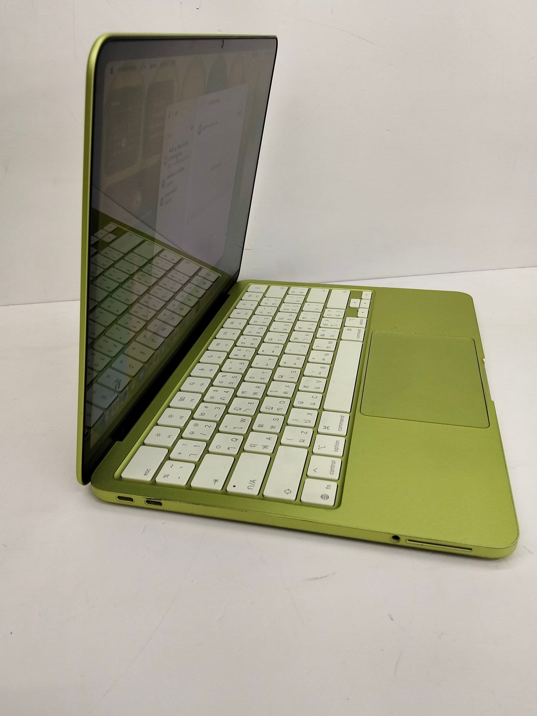 MacBook Neo 13" A18 Pro 8GB/256GB สี Citrus - รูปที่ 3